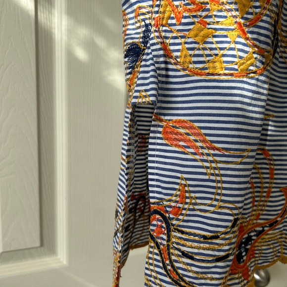 Peck & Peck Woman’s Top, Blue White Striped Floral embroidery, button up. - Picture 4 of 6